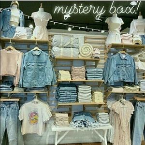 1 LEFT! Brandy Melville mystery box!!